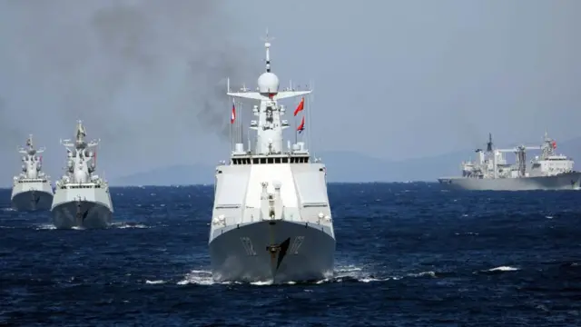 রাশিয়ার জলসীমায় রুশ-চীন যৌথ নৌ মহড়া