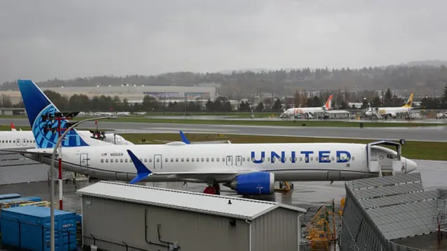 Самолет авикомпании United