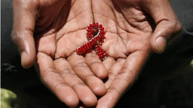 Wanasayansi kutoka Afrika Kusini wamebaini kwamba mtoto aliyeambukizwa virusi vya HIV ameishi kwa miaka minane na nusu bila viini hivyo.