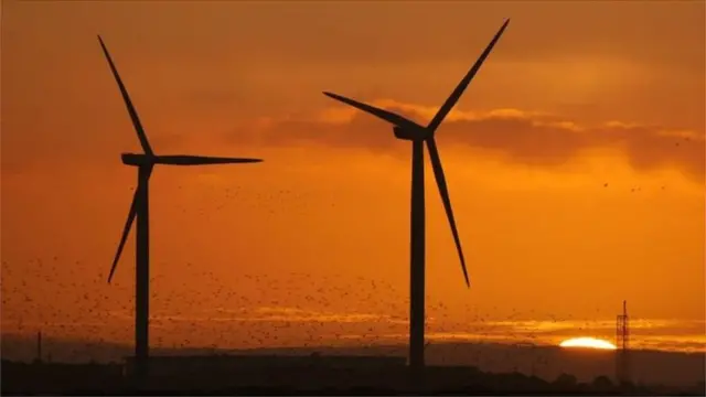 More and more companies are redirecting their investments towards non-fossil energy.