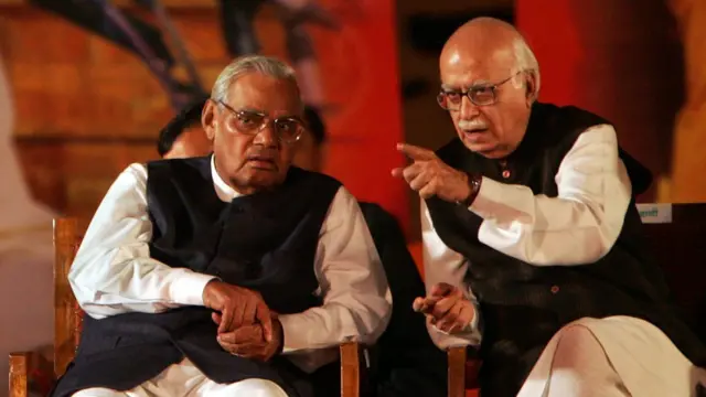 అటల్ బిహారీ వాజ్పేయి, ఎల్ కే అద్వాణీ