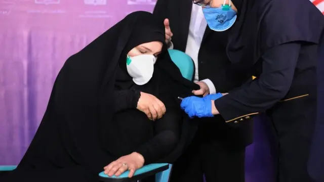 تزریق واکسن آزمایشی کرونا