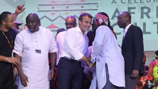 Emmanuel macron na arụsị Fela na Legos