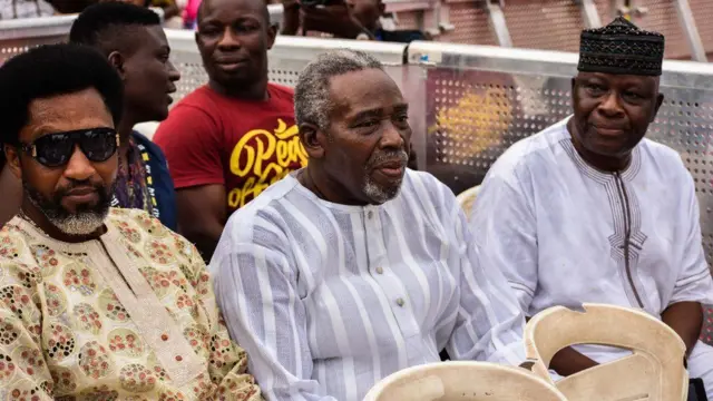 Awọn eekan oṣere Olu Jacobs, Kareem Adepọju ti ọpọ eeyan mọ Baba wande