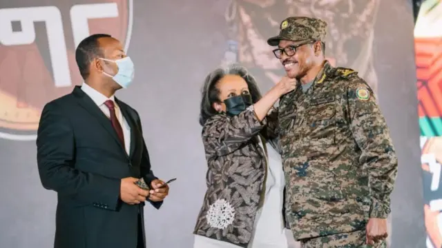 Leftinaant Janaraal Baacaa Dabaleenis gulantaa Janaraalaatti guddatani