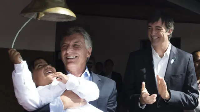 Mauricio Macri y el ministro de educación de Argentina, Esteban Bulrich.