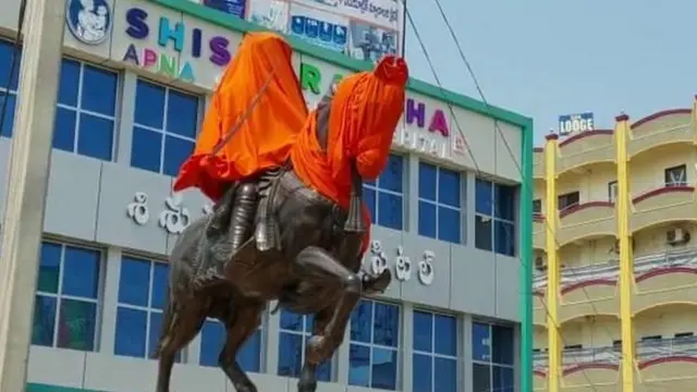 శివాజీ విగ్రహం వివాదం