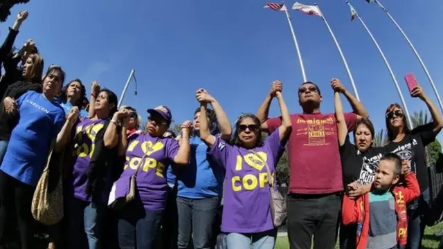 مهاجران عضو کمیته آموزش سیاسی در لس‌‌آنجلس