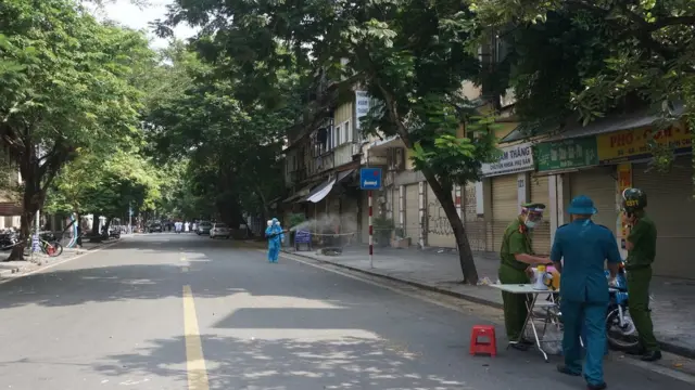 Image hình ảnh hình ảnh hình ảnh hình ảnh hình ảnh hình ảnh hình ảnh hình ảnh hình ảnh Kay Trần - Hà Nội vừa phong toả vừa sống chung với dịch? - BBC News Tiếng Việt