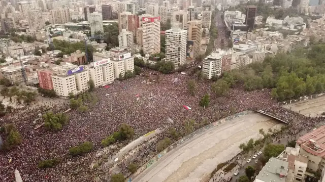 Manifestaçãobetsul paga25betsul pagaoutubro foi descrita como a maior desde o retorno da democracia ao Chile