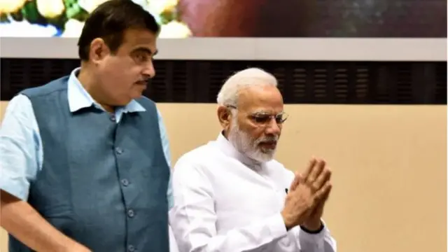 नितीन गडकरी, मोदी
