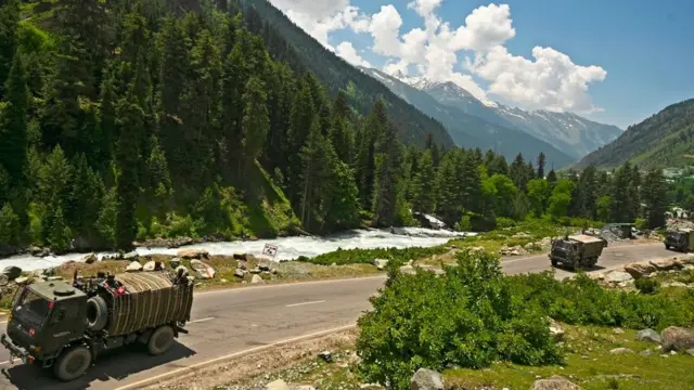 இந்தியா - சீனா எல்லை மோதல்: சீன எல்லையில் இந்தியப் படைகளுக்கு சவால்கள் என்ன?