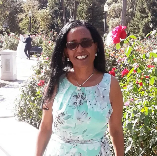 ኣብ ሃገር ኣሜሪካ እትነብር ወይዘሮ ኣስገደት ምሕረተኣብ