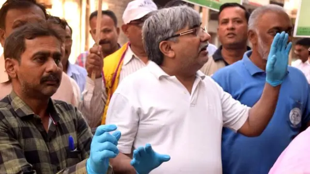 ડૉ શુજાત વલી