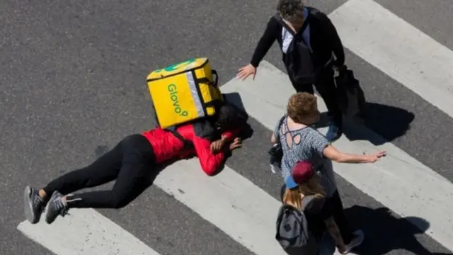 বুয়েন্স এইরেসে দুর্ঘটনার শিকার একজন ডেলিভারিম্যান