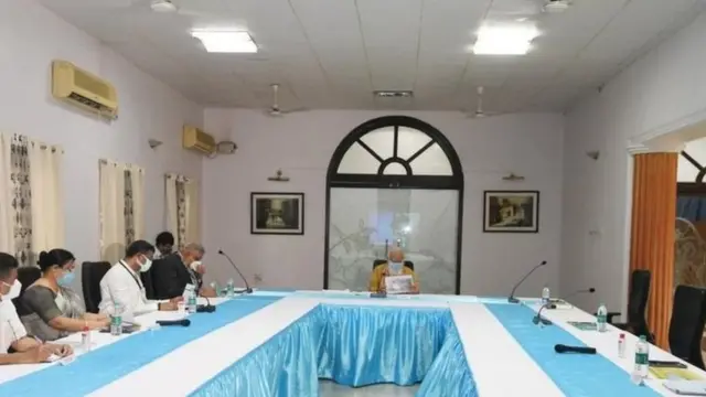 மமதா இல்லாத கூட்டம்