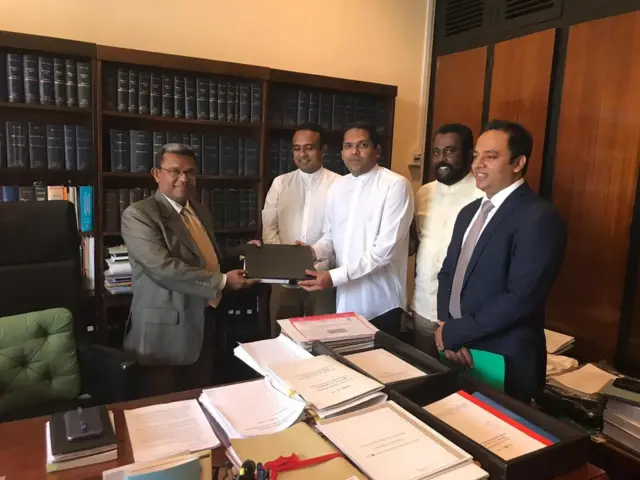 පාර්ලිමේන්තු මහලේකම්, ක්‍රීඩා ඇමති .ක්‍රිකට්