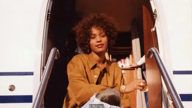 Whitney Houston, một cuộc đời bất hạnh - BBC News Tiếng Việt