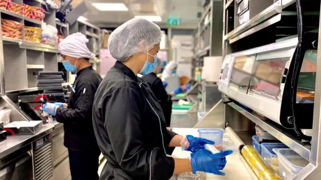 Pekerja restoran di Dubai