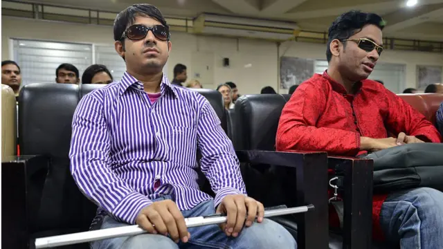 দৃষ্টি প্রতিবন্ধী