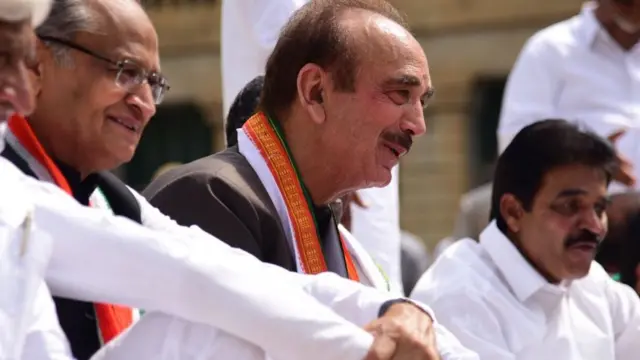 காங்கிரஸ் கட்சியினர் தர்ணா