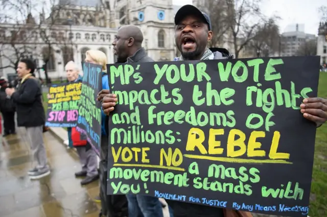 బ్రెగ్జిట్ బిల్లును వ్యతిరేకించాలని కోరుతూ నిరసనకారుల ప్రదర్శన