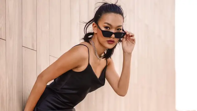 สุภัทรา ปิ่นทอง นักแสดงอิสระและผู้ผลิตเนื้อหาออนไลน์ และเจ้าของบัญชีติ๊กต็อกในชื่อ "น้องมอดาราสาว"