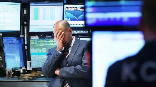 با فراگیری بیشتر کووید ۱۹ و کاهش تقاضای جهانی نفت بسیاری از شرکتهای نفتی تولید خود را کاهش داده یا به طور کلی متوقف کردهاند