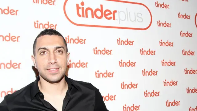 Sean Rad tras un photocall de Tinder