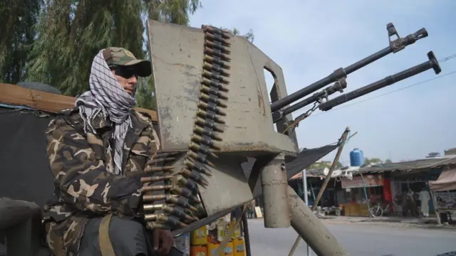 IŞİD'in Afganistan'daki yabancı savaşçılar ve Taliban içindeki hoşnutsuzları cezbetmesinden endişe ediliyor