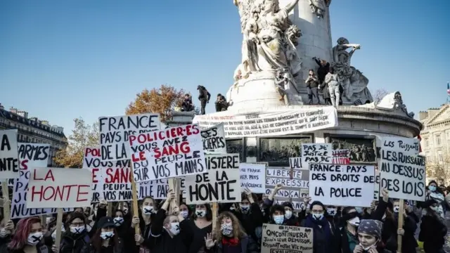Paris'te protesto