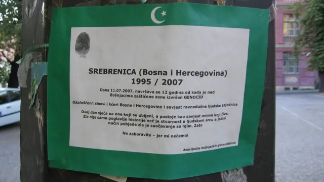 Вшанування пам'яті жертв геноциду у місті Сребрениця