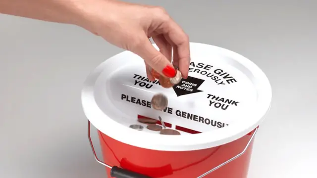 Значительные суммы денег жертвуются на благотворительные цели именно в виде мелочи