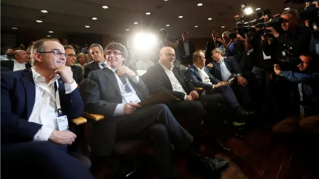 Пучдемон приехал на экстренный съезд Каталонской европейской демократической партии в Барселоне