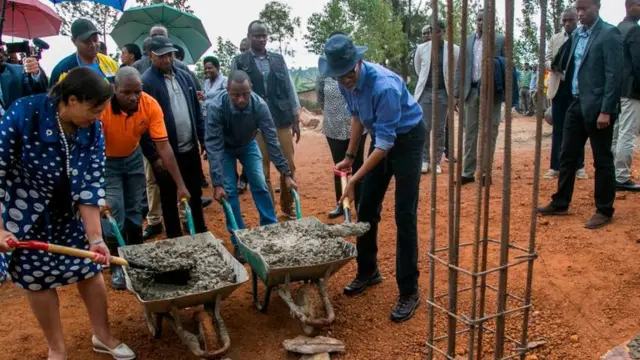Perezida Kagame yabwiye abacuruzi ko bakwiye guhora bashaka kubona byinshi birenze