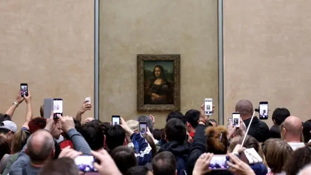 لوحة الموناليزا الشهيرة