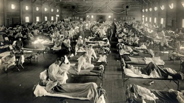 بیمارستان ارتش آمریکا در کانزاس برای مبتلایان به انفلوآنزای اسپانیایی