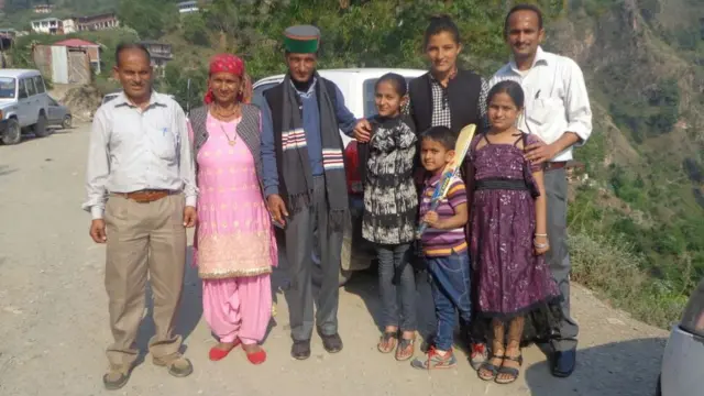 सुषमा वर्मा अपने परिवार के साथ