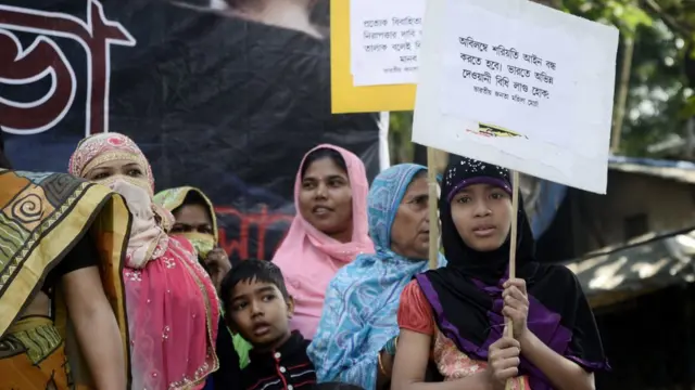 'তিন তালাকে'র মাধ্যমে বিয়ে বিচ্ছেদের রীতিটি বেশ বিতর্কিত