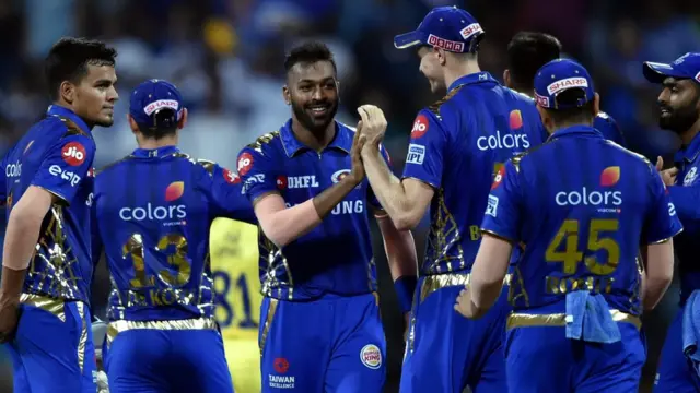 மும்பை இந்தியன்ஸ் v சென்னை சூப்பர் கிங்ஸ்