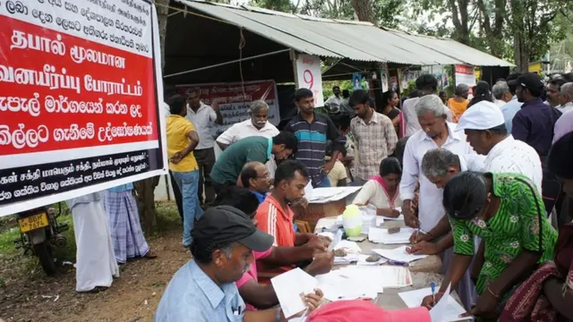 இலங்கை ஈபிஆர்.எல்.எப் கட்சியினர் கவன ஈர்ப்புப் பேரணி