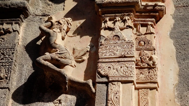 कैलास लेणं