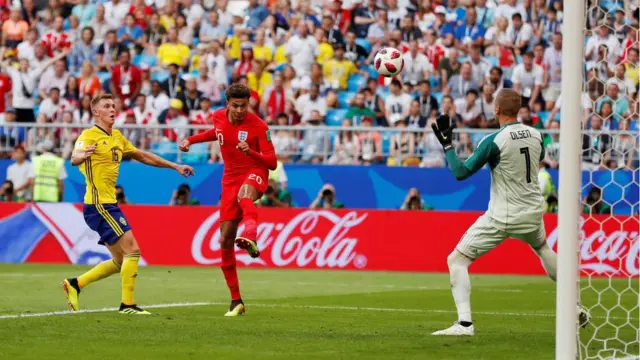 ألي يسجل الهدف الثاني لانجلترا