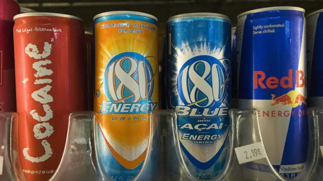 Latas de bebidas energizantes