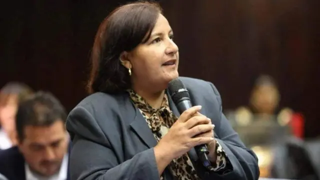 Quién es Dinorah Figuera, la médica que reemplazó a Juan Guaidó en la presidencia de la Asamblea Nacional opositora de Venezuela - BBC News Mundo