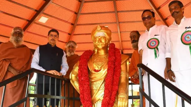 தீரன் சின்னமலைக்கு மரியாதை செலுத்த ஆளுநர் ஈரோடு சென்றது ஏன்?