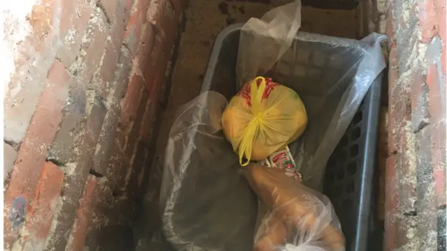 L'appareil peut maintenir une humidité élevée d'environ 95 %, ce qui augmente la durée de conservation et préserve la qualité des aliments.