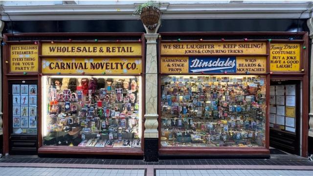 Fancy dress shop outlet ecclesall road