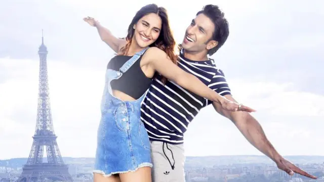 На смену песням и танцам на фоне Эйфелевой башни в другом индийском фильме придут песни и танцы на фоне Статуи Свободы