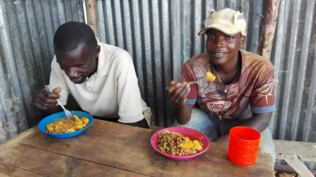 Abakiriya barashima kubona Médiatrice abafasha kwivuna umusase
